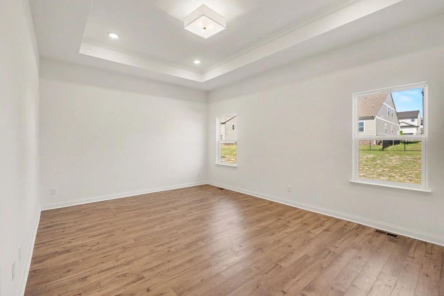 Everly E Primary Suite