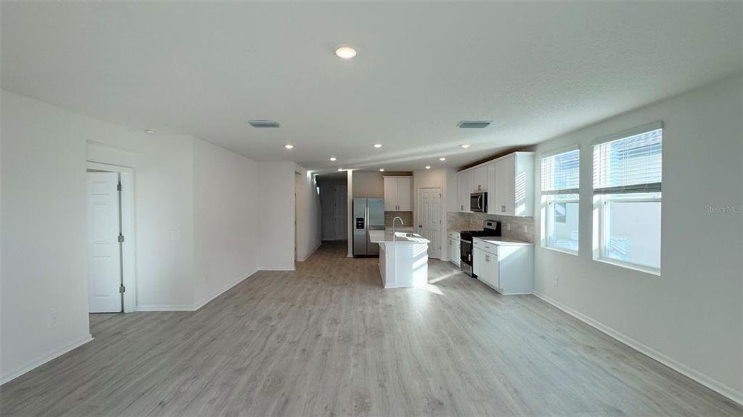 Spacious, unfurnished interior of a new home in , St. Cloud (Image 12).