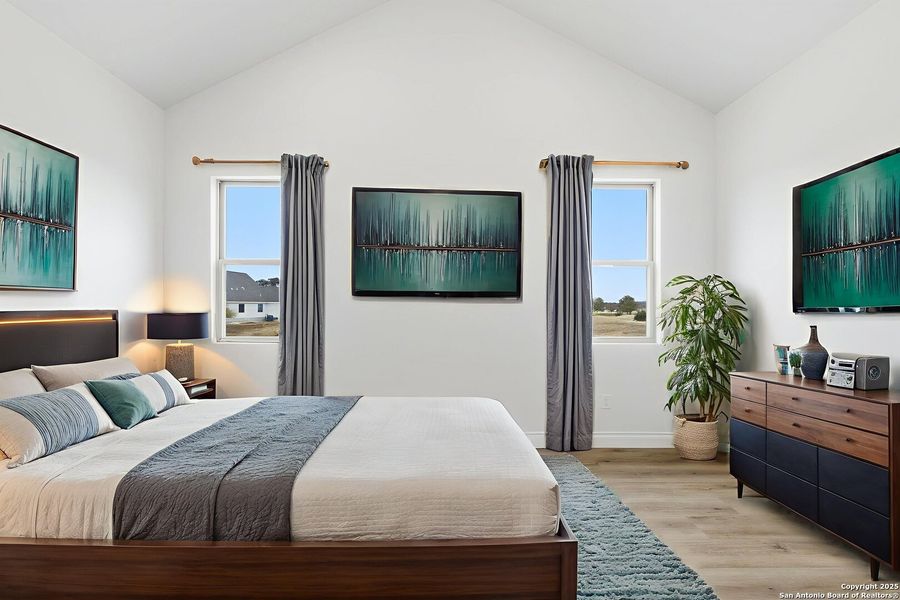 Furnished interior view inside a new home in , Bandera (Image 12).