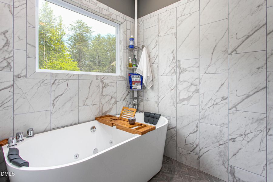 625 Robertson Road-29