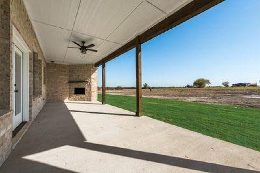 View of patio / terrace with ceiling fan