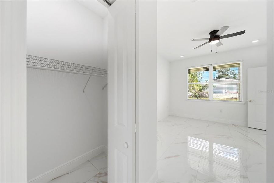 Spacious, unfurnished interior of a new home in , Palm Bay (Image 19).
