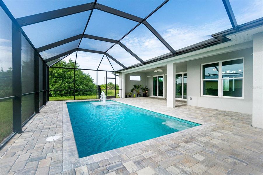 Exterior details and patio area of a home in , Port Charlotte (Image 28).
