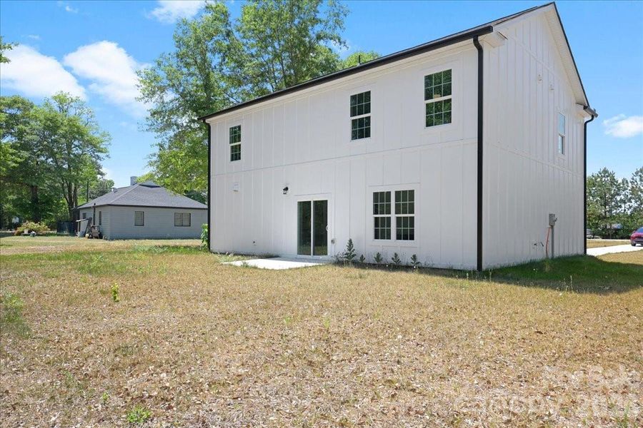 Exterior details and patio area of a home in , Pageland (Image 3).
