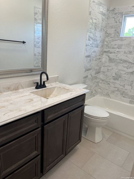 Furnished interior view inside a new home in , Canyon Lake (Image 10).
