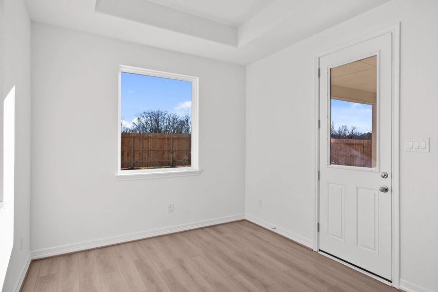 Spacious, unfurnished interior of a new home in Westland Ranch, League City (Image 14).