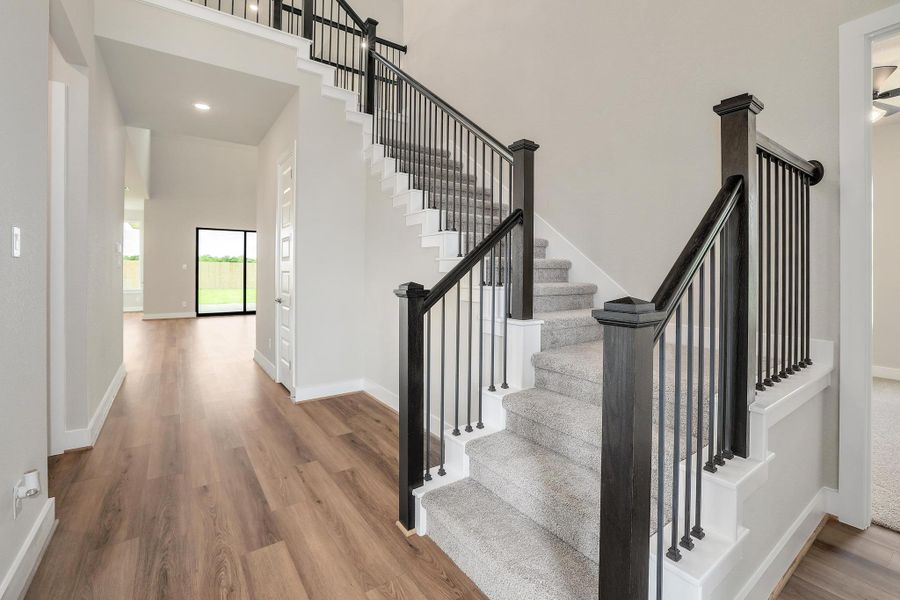 Spacious, unfurnished interior of a new home in Santa Rita Ranch, Liberty Hill (Image 31).