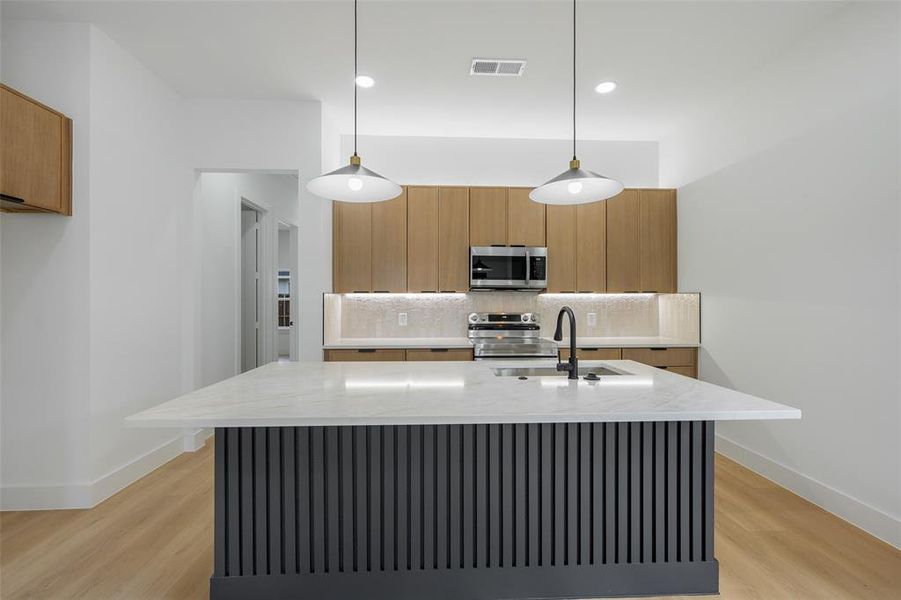 Furnished interior view inside a new home in , Dallas (Image 6).