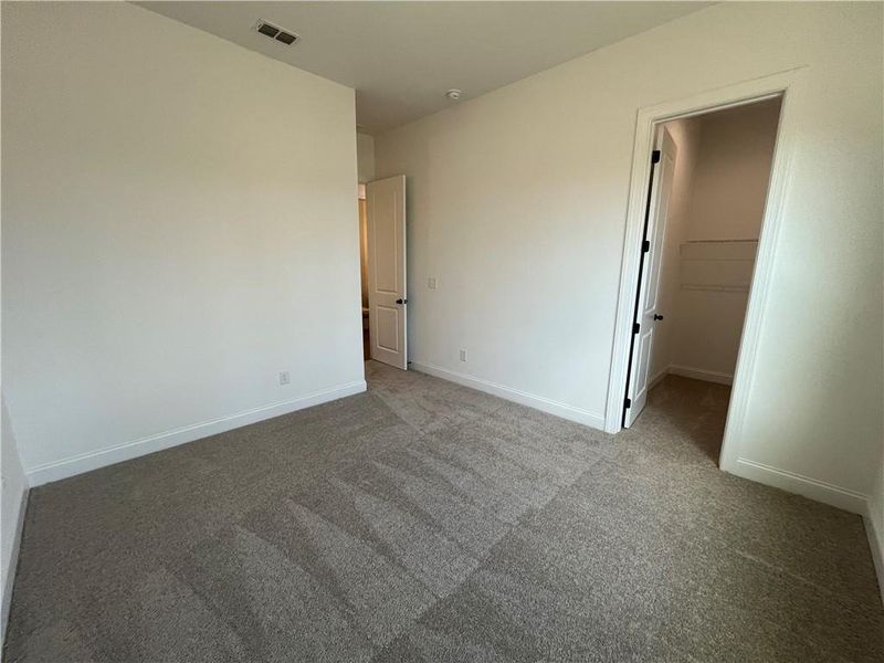 Spacious, unfurnished interior of a new home in East Harbor II at Chestatee, Dawsonville (Image 15).