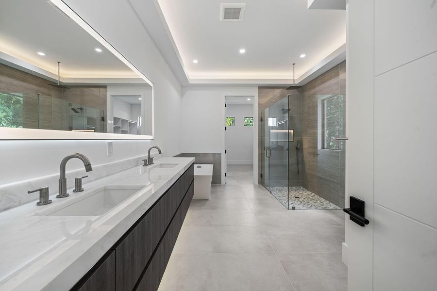 Image 8 of a home in . Image 8 of a home in .