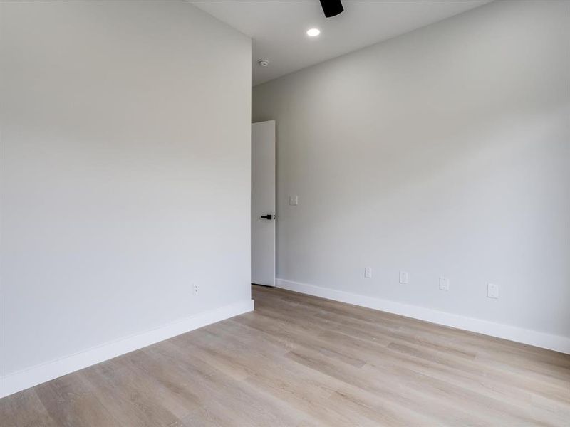 Spacious, unfurnished interior of a new home in , Grand Prairie (Image 29).