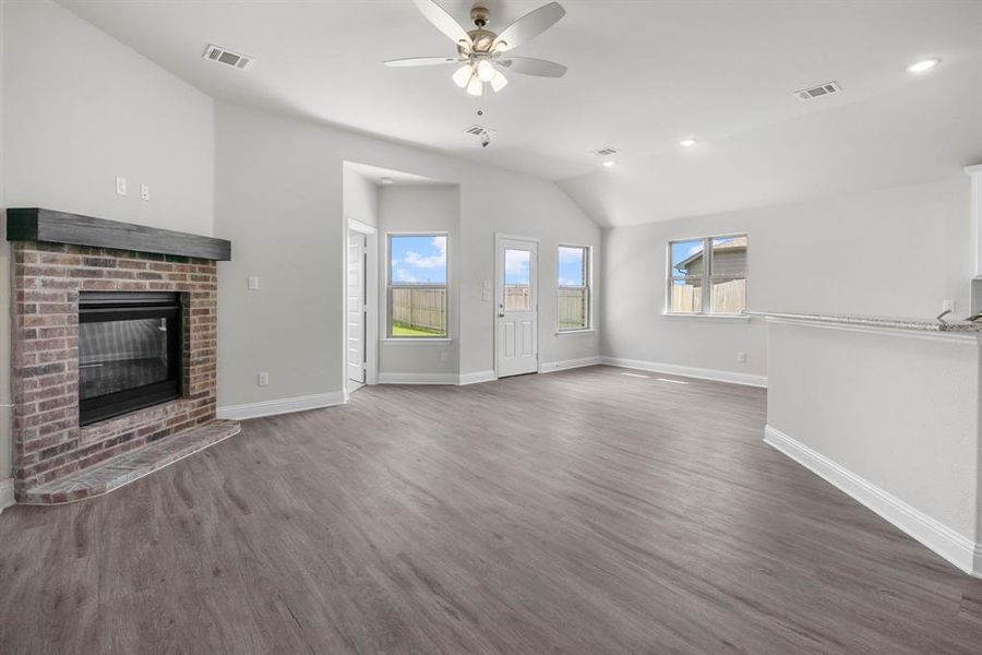 Spacious, unfurnished interior of a new home in Fox Landing, Caddo Mills (Image 32).