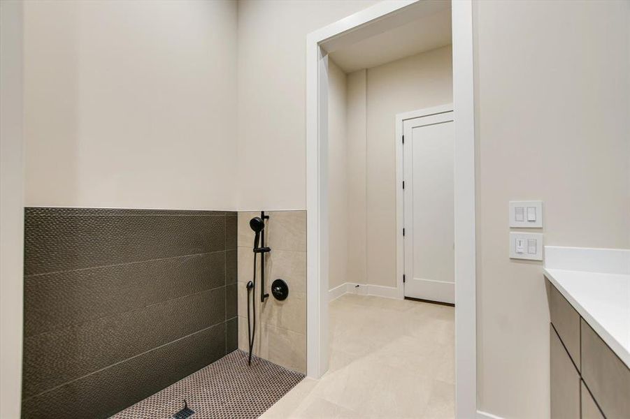 Furnished interior view inside a new home in , Horseshoe Bay (Image 17). Furnished interior view inside a new home in , Horseshoe Bay (Image 17).