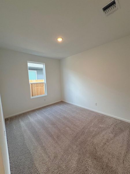 Spacious, unfurnished interior of a new home in Stokesbury, Waller (Image 12).