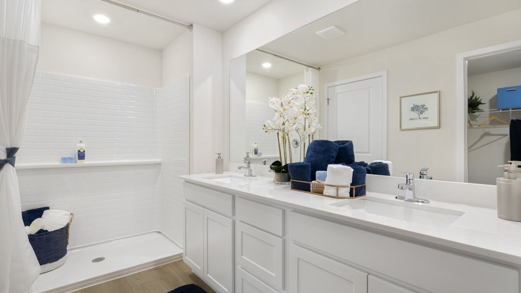 Furnished interior view inside a new home in Bentley Crossing - Express & Tradition, Fort Myers (Image 25). Furnished interior view inside a new home in Bentley Crossing - Express & Tradition, Fort Myers (Image 25).