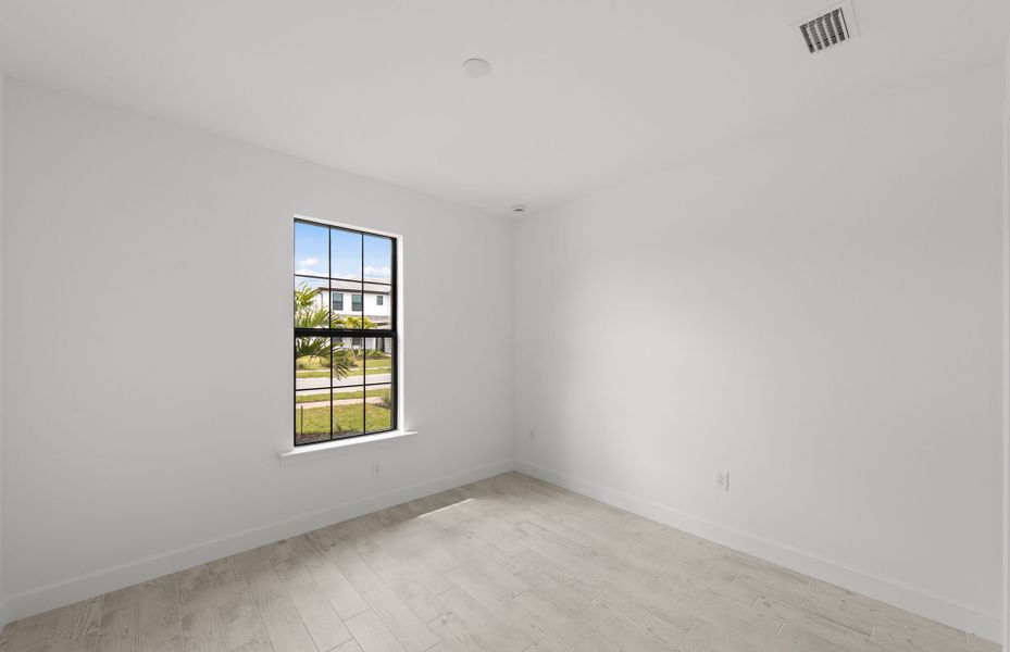 Spacious, unfurnished interior of a new home in Terreno, Naples (Image 17).