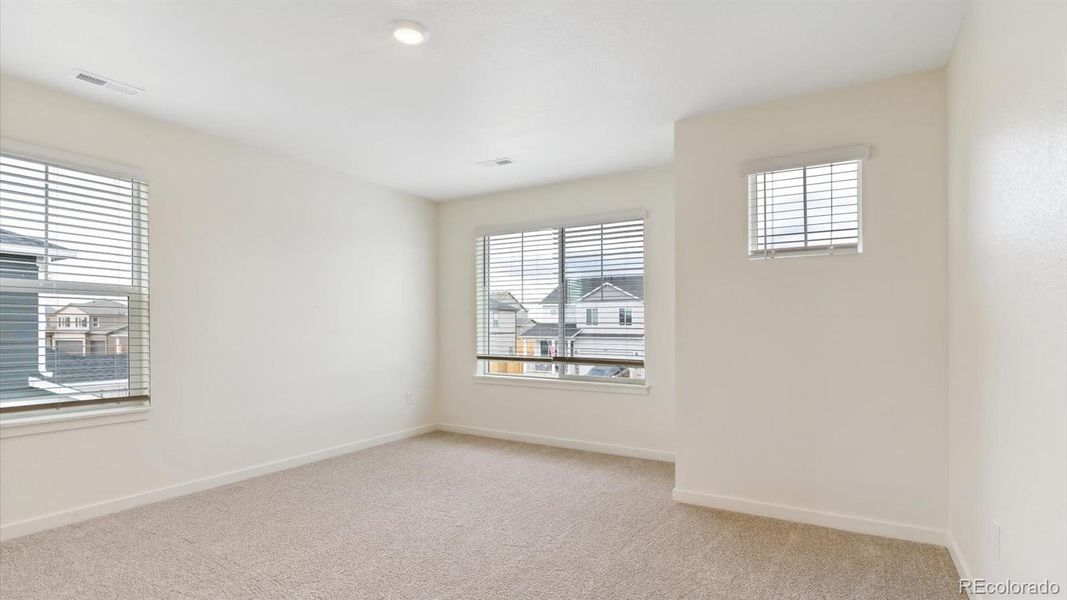 Spacious, unfurnished interior of a new home in Settlers Crossing, Commerce City (Image 19). Spacious, unfurnished interior of a new home in Settlers Crossing, Commerce City (Image 19).
