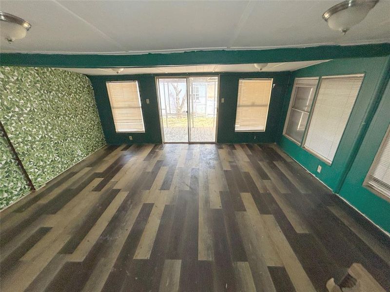 Spacious, unfurnished interior of a new home in , Cleburne (Image 15).