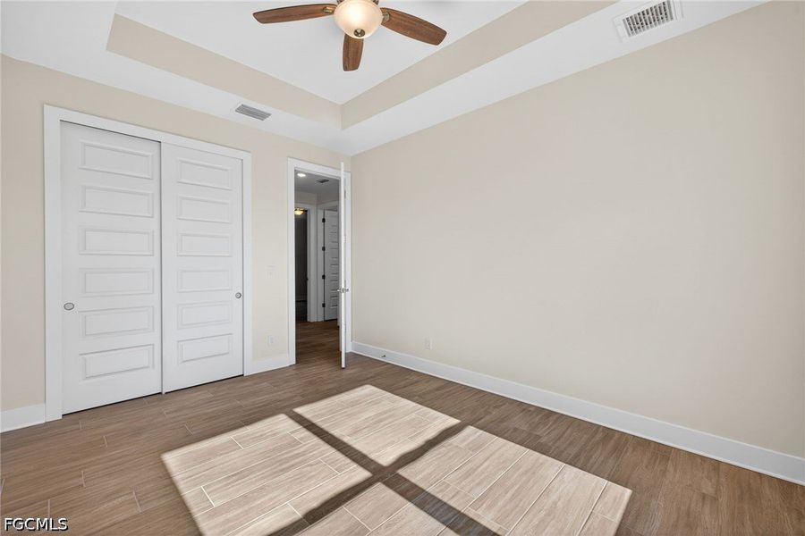 Spacious, unfurnished interior of a new home in Cape Coral, Cape Coral (Image 29).