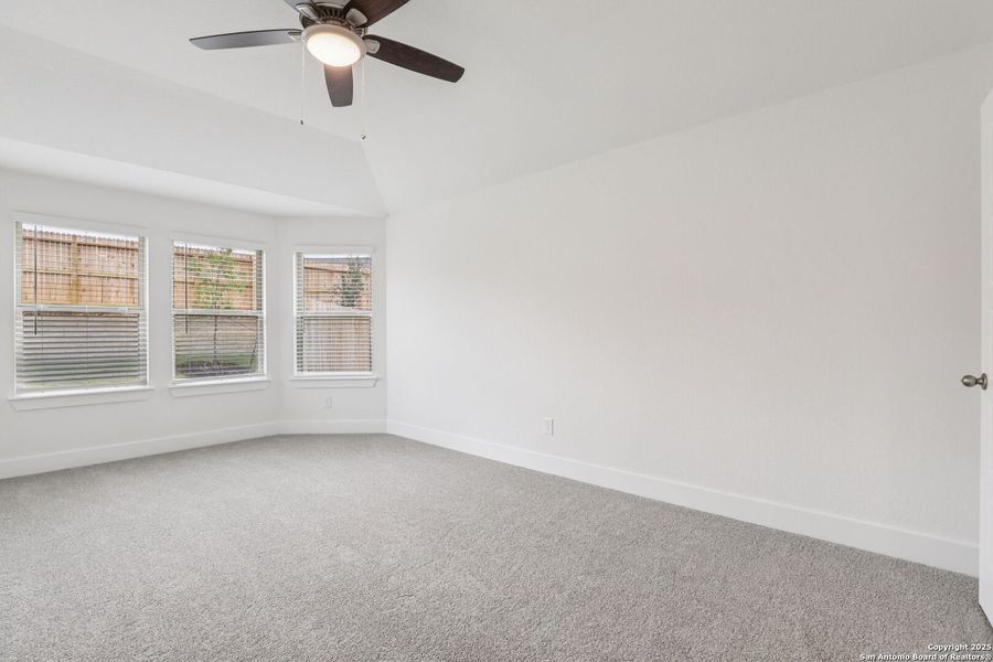 Spacious, unfurnished interior of a new home in Comanche Ridge, San Antonio (Image 33). Spacious, unfurnished interior of a new home in Comanche Ridge, San Antonio (Image 33).