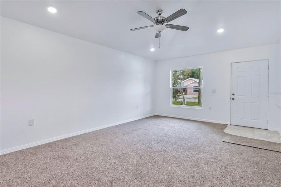 Spacious, unfurnished interior of a new home in , Lake Wales (Image 15).