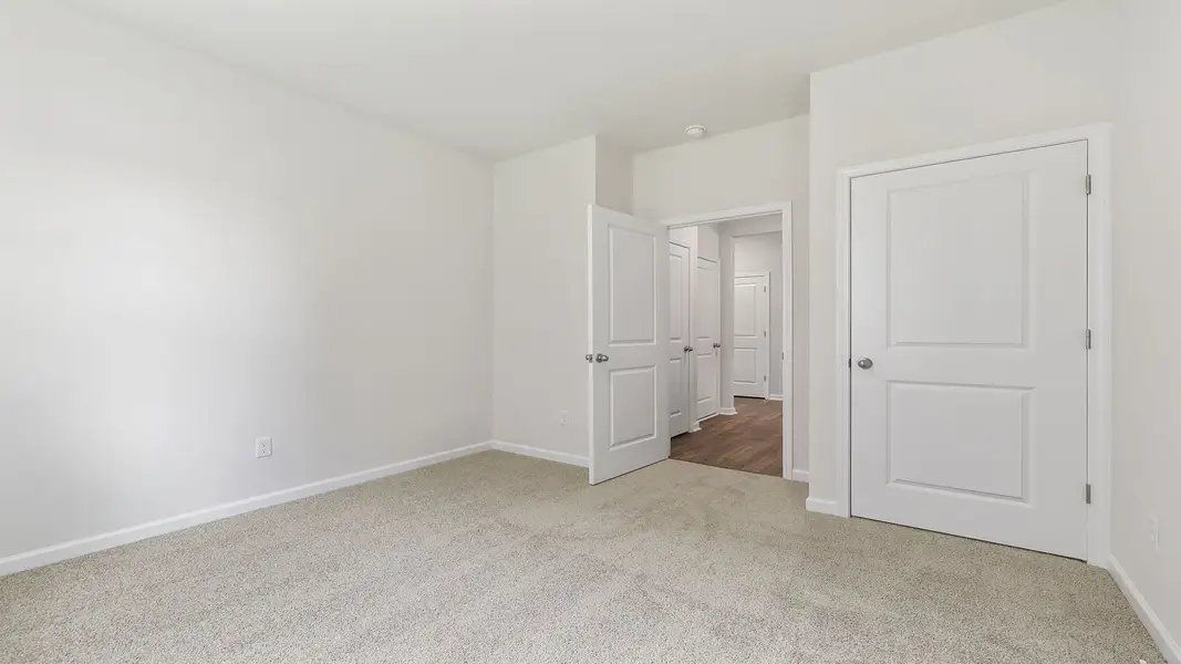 Spacious, unfurnished interior of a new home in Woodglen, Piedmont (Image 22).