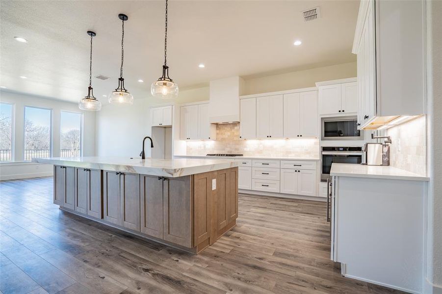 Furnished interior view inside a new home in , Fort Worth (Image 10).