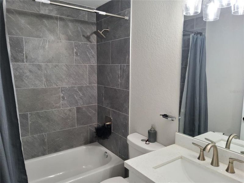 Furnished interior view inside a new home in , Ocklawaha (Image 5).