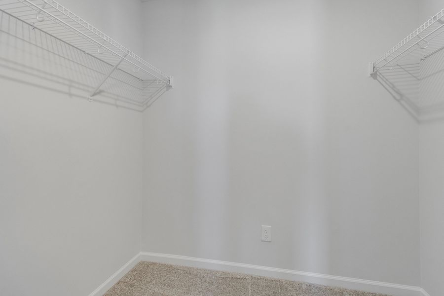 Spacious, unfurnished interior of a new home in Astoria, Columbia (Image 24).