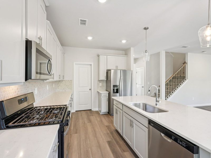 Furnished interior view inside a new home in Ivey Township, Dallas (Image 8).