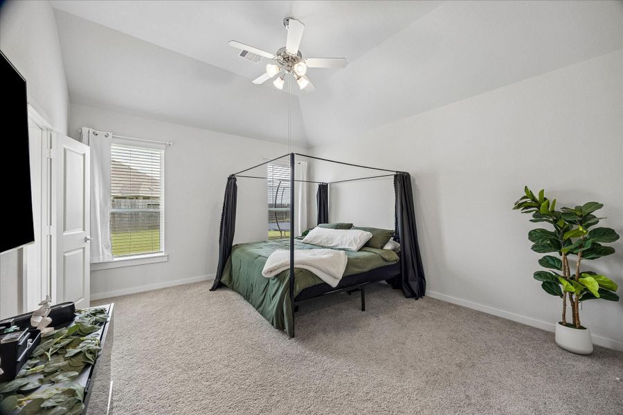Furnished interior view inside a new home in Sierra Vista, Iowa Colony (Image 10).