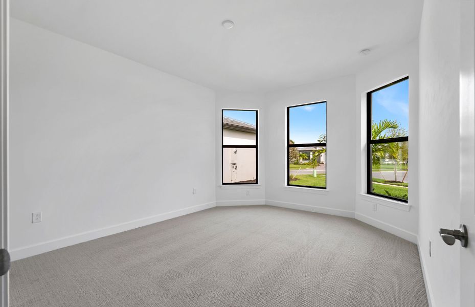 Spacious, unfurnished interior of a new home in Arbor Oaks, North Port (Image 5).