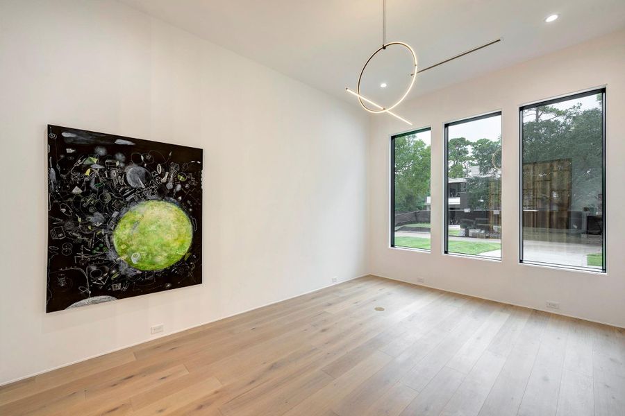 Spacious, unfurnished interior of a new home in , Houston (Image 23).