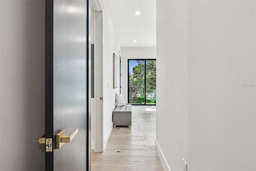 Spacious, unfurnished interior of a new home in , St. Petersburg (Image 59).