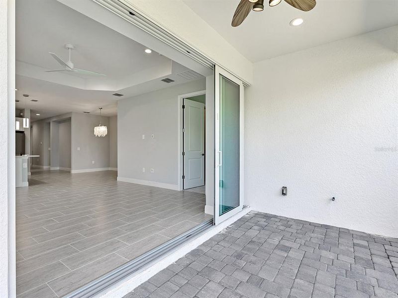 Spacious, unfurnished interior of a new home in , Venice (Image 32).