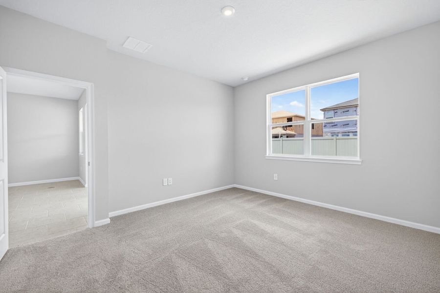 Spacious, unfurnished interior of a new home in Crosswind Ranch, Parrish (Image 11).
