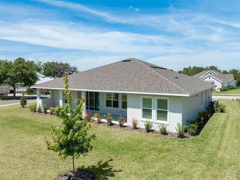 Exterior details and patio area of a home in Southern Hills Plantation, Brooksville (Image 1).