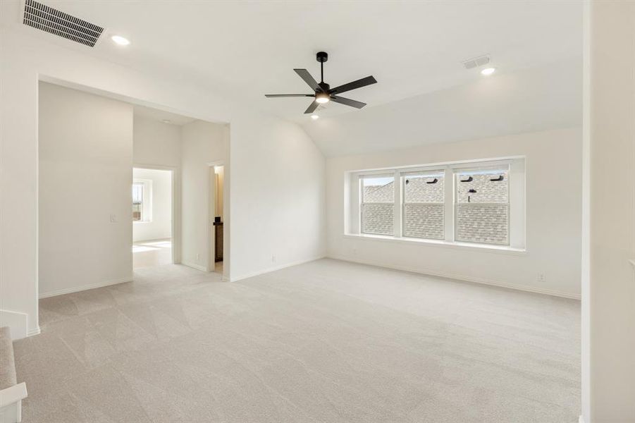 Spacious, unfurnished interior of a new home in Timberbrook, Justin (Image 33).