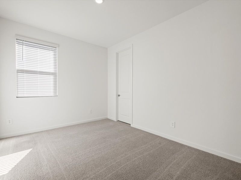 Spacious, unfurnished interior of a new home in Bella Vista Farms Reserve Series, San Tan Valley (Image 15).