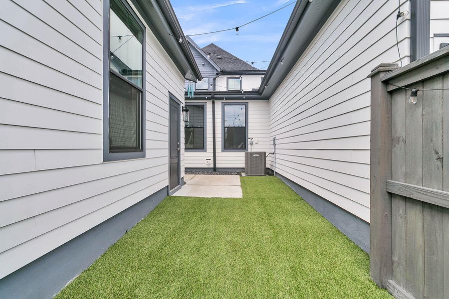 Exterior details and patio area of a home in , Summerville (Image 22).