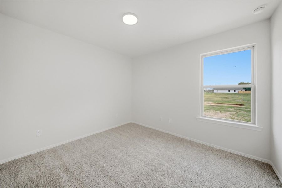 Spacious, unfurnished interior of a new home in , Navasota (Image 14).