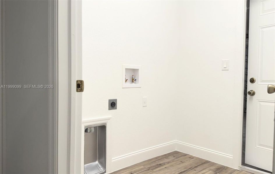 Spacious, unfurnished interior of a new home in , Lehigh Acres (Image 29). Spacious, unfurnished interior of a new home in , Lehigh Acres (Image 29).