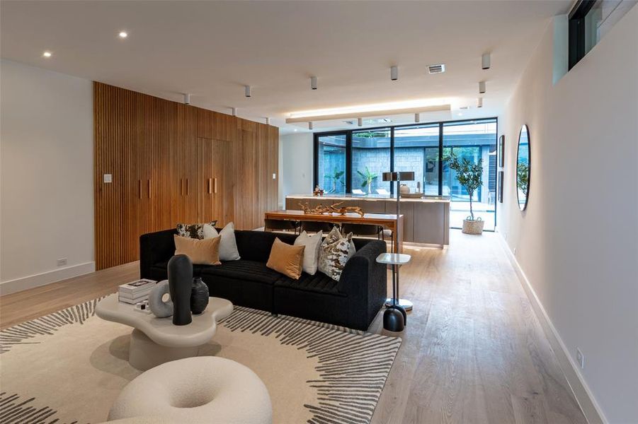 Furnished interior view inside a new home in , Dallas (Image 16). Furnished interior view inside a new home in , Dallas (Image 16).