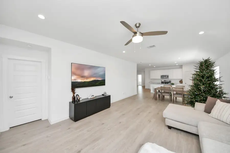 Enjoy entertaining or relaxation in this large livingroom.