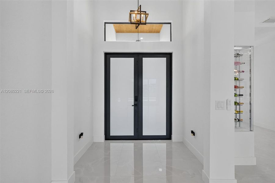 Spacious, unfurnished interior of a new home in , Cape Coral (Image 60).