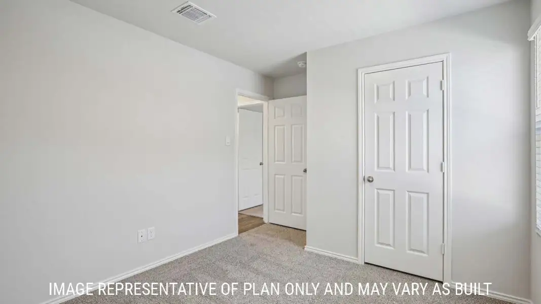 Spacious, unfurnished interior of a new home in Reynolds Crossing, Killeen (Image 23).