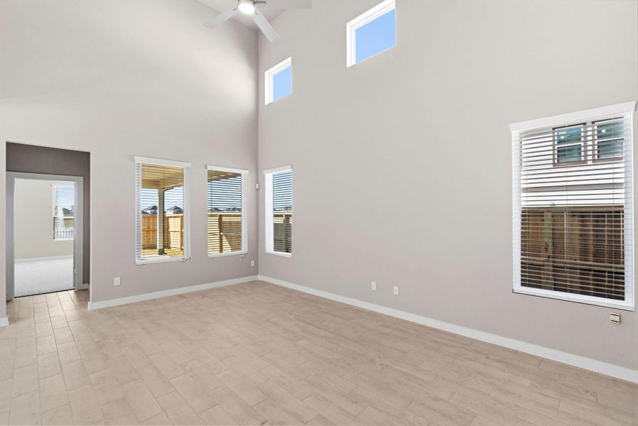 Spacious, unfurnished interior of a new home in Grand Oaks Village, Houston (Image 13).