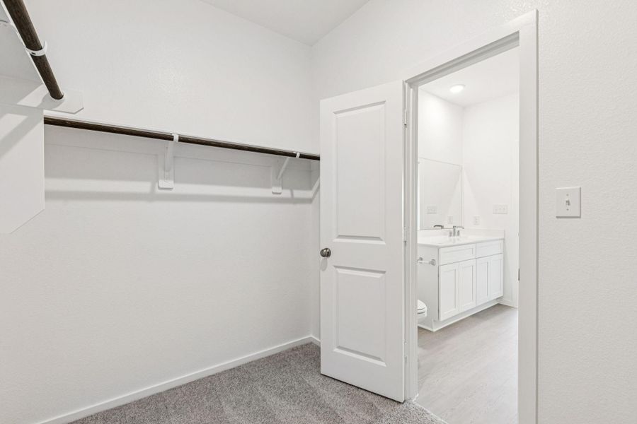 Spacious, unfurnished interior of a new home in Montgomery Bend, Montgomery (Image 34).