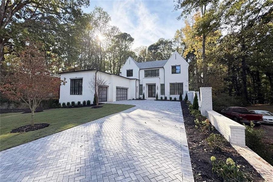 Image 8 of a home in .