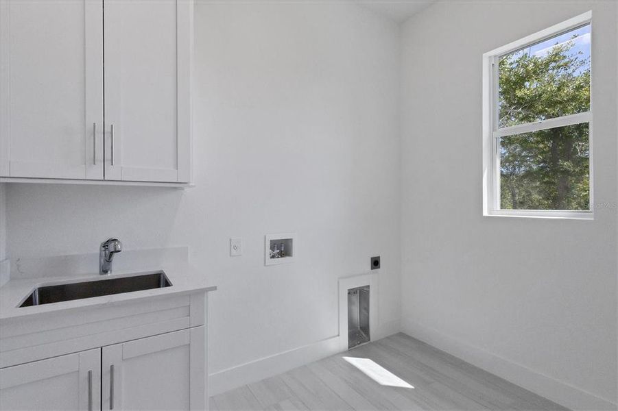 Furnished interior view inside a new home in , Port Charlotte (Image 9).